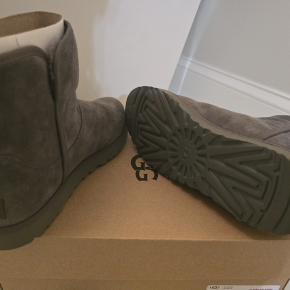 UGG Boots - Size 7 Gray - Picture 11 of 11